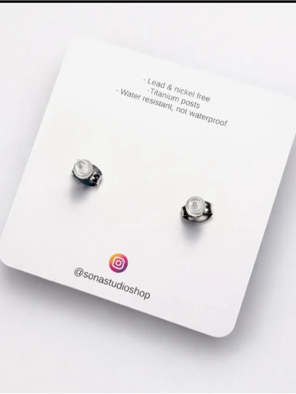 Bee 🐝 & Honeycomb  Stud Earring Set - Picture 3 of 3